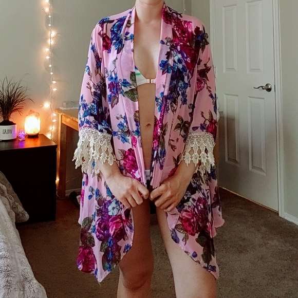 Tobi Other - Queen Elizabeth floral swim cover up